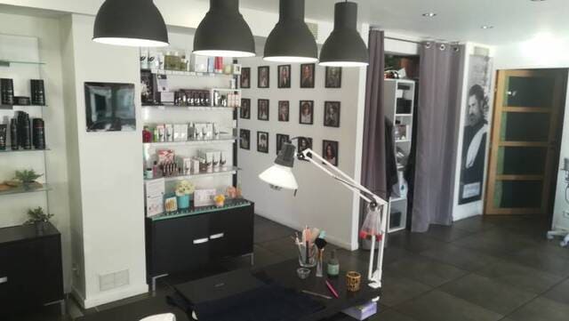 Salon-de-Coiffure-et-dEsthetique-Eight